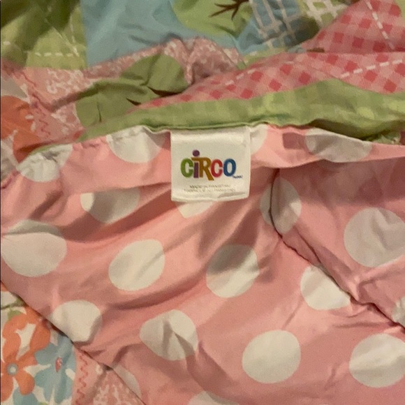 Circo Pretty Horses Twin Reversible Quilt - Picture 2 of 5